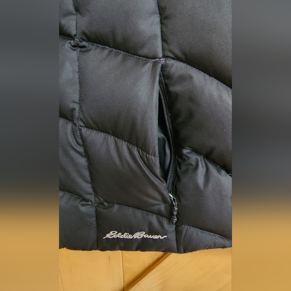 EDDIE BAUER Down Vest, size Medium - Picture 2 of 10